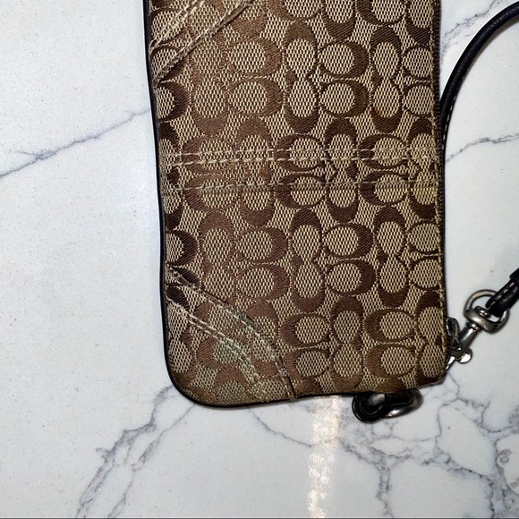 Coach Wristlet - Picture 3 of 6